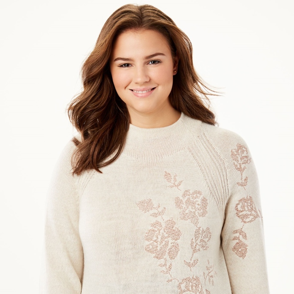 METALLIC FLOWER EMBROIDERED PLUS SIZE SWEATER - Picture 2 of 3